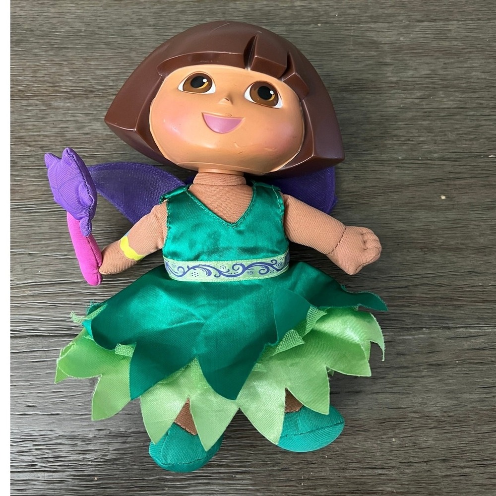 Fisher-Price Dora the Explorer Fairy Plush Stuffed Animal Green Dress 2006 Toy